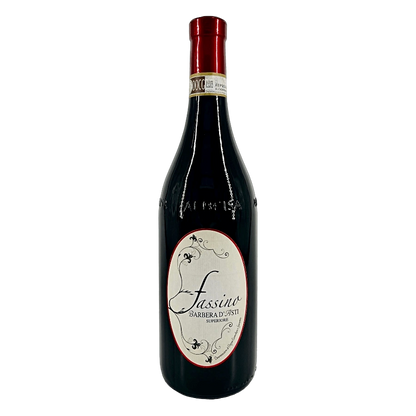 Barbera d'Asti Superiore D.O.C.G. Con astuccio in legno - Note tecniche: vitigno a bacca nera tipico piemontese, produce grappolo medio grandi con acini medio grandi. Produzione massima consentita 90 Q per ettaro,le uve provengono dai vigneti di propieta’ubicati nel comune diCISTERNA D’ASTI, é il vino che meglio esprime la personalità contadina piemontese: si presenta ruvido al primo impatto ma, per chi lo sa capire, dotato di grande cuore e generosità. Notevole corpo e struttura acida importante, colore r