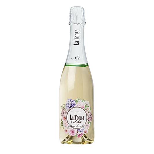 La Tonsa Dolce - Classificazione: Vino bianco frizzante dolce. Uvaggio:Malvasia Aromatica 100%, sistema di allevamento guyot Vinificazione:Raggiunta una giusta maturazione, le uve vengono raccolte manualmente in piccole ceste, rovesciate in carri vendemmia e trasportate alla cantina, dove vengono diraspate delicatamente. Macerazione a freddo a 8 – 10° per 24 ore del pigiato in vinificatori di acciaio; soffice pressatura con presse pneumatiche; il mosto ottenuto fermenta, a temperatura controllata 16 – 18°