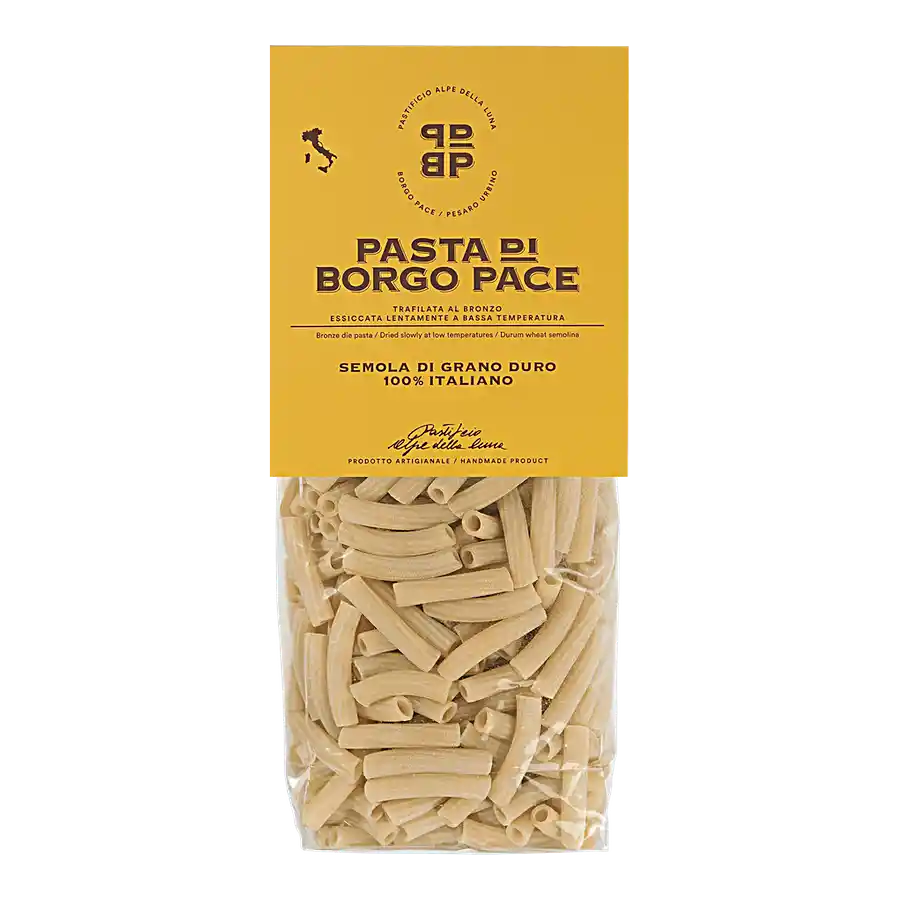 Maccheroncini Classici - Pasta di semola di grano duro 100% italiano, molito e coltivato in Italia. Trafilatura al bronzo essiccazione lenta a bassa temperatura. Semola di grano duro, acqua. Contiene glutine. Può contenere trace di soia. Tempo medio di conservazione 24 mesi. VALORI NUTRIZIONALI riferiti a 100 g: Energia: 350kcal-1460kj Carboidrati: 74 g Zuccheri: 2,1 g Fibre alimentari: 3,4 g Proteine totali: 12,1 g Grassi totali: 1, 1g di cui saturi: 0,3 g Sale: 0,01 g venduto da Pastificio Alpe della Lun